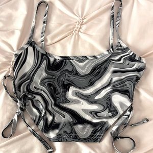 Black and white Illusion design top